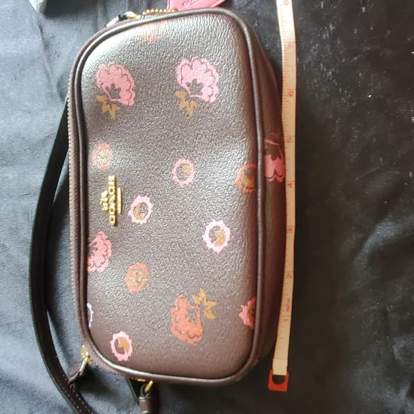 Coach Pink and Brown Crossbody Bag with Elegant Design - Picture 6 of 10